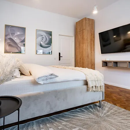 Square Haven 2 W Ac Апартаменты
