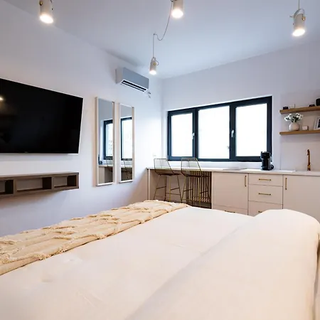 Square Haven 2a * Bucureşti