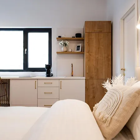 Square Haven 2a - Gem With Air Conditioning Apartment