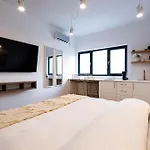 Square Haven 2 W Ac * Bucarest