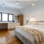 Square Haven 2 W Ac