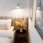 Square Haven 2 W Ac *