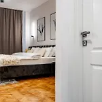 Square Haven 2 W Ac * Bucarest