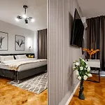 Square Haven 2 W Ac Bucarest